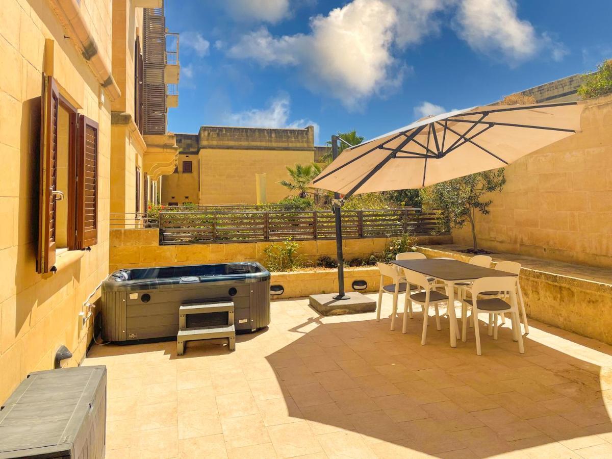 Gee9Teen At Fort Chambray Villa Mgarr Exteriör bild